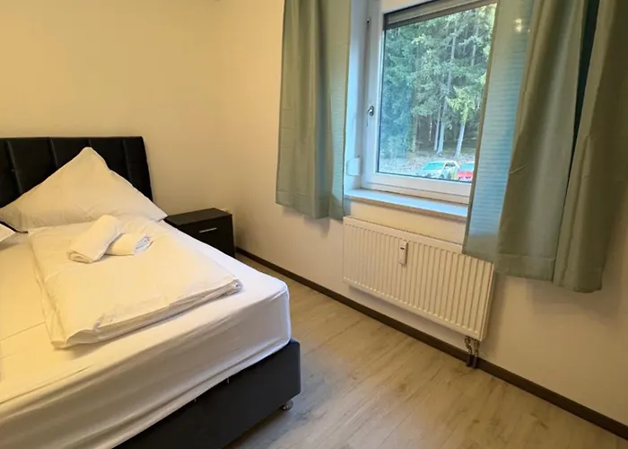 Genussvolle Entspannte Auszeit I Balkon I Burgblick Regen